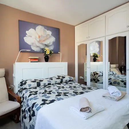 Home2book Stunning Sea Front House Nyaraló *