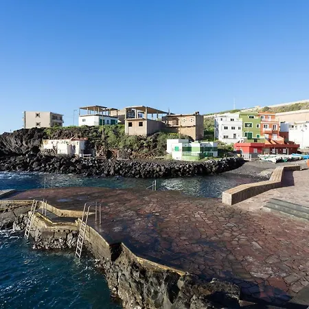 Home2book Stunning Sea Front House Holiday home El Escobonal