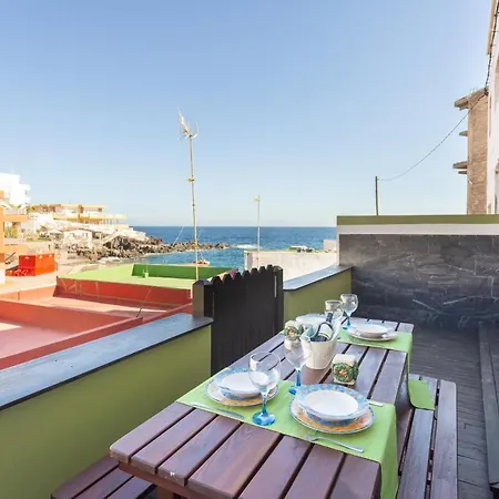 Home2book Stunning Sea Front House بيت للعطل *