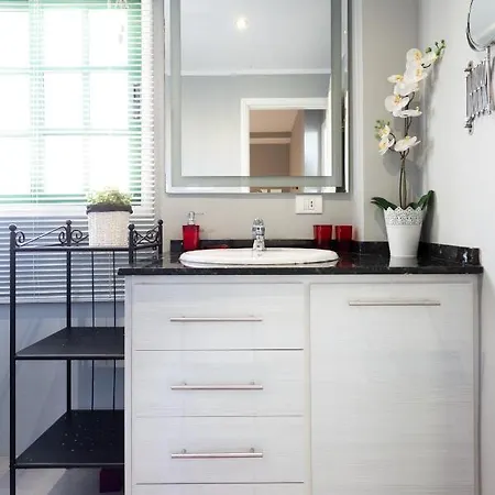بيت للعطل Home2book Stunning Sea Front House *